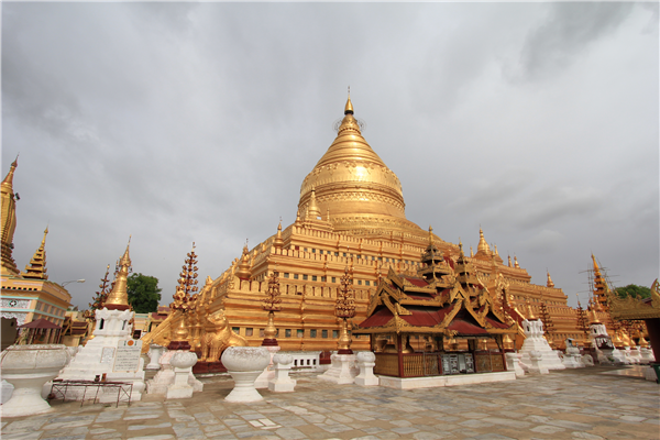 Pagoder in Myanmar. Reiseveranstalter OVERCROSS