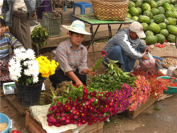 Markt in Myanmar, Erlebnisreise vom Reiseveranstalter OVERCROSS
